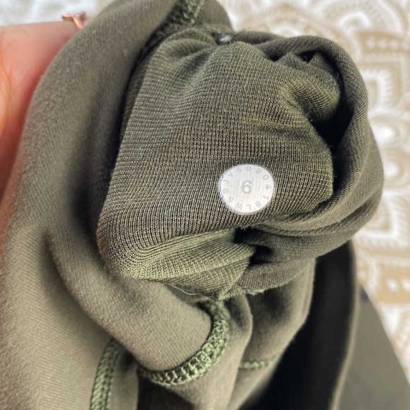 Lululemon legging with the Fierce word down the left leg - Picture 4 of 12